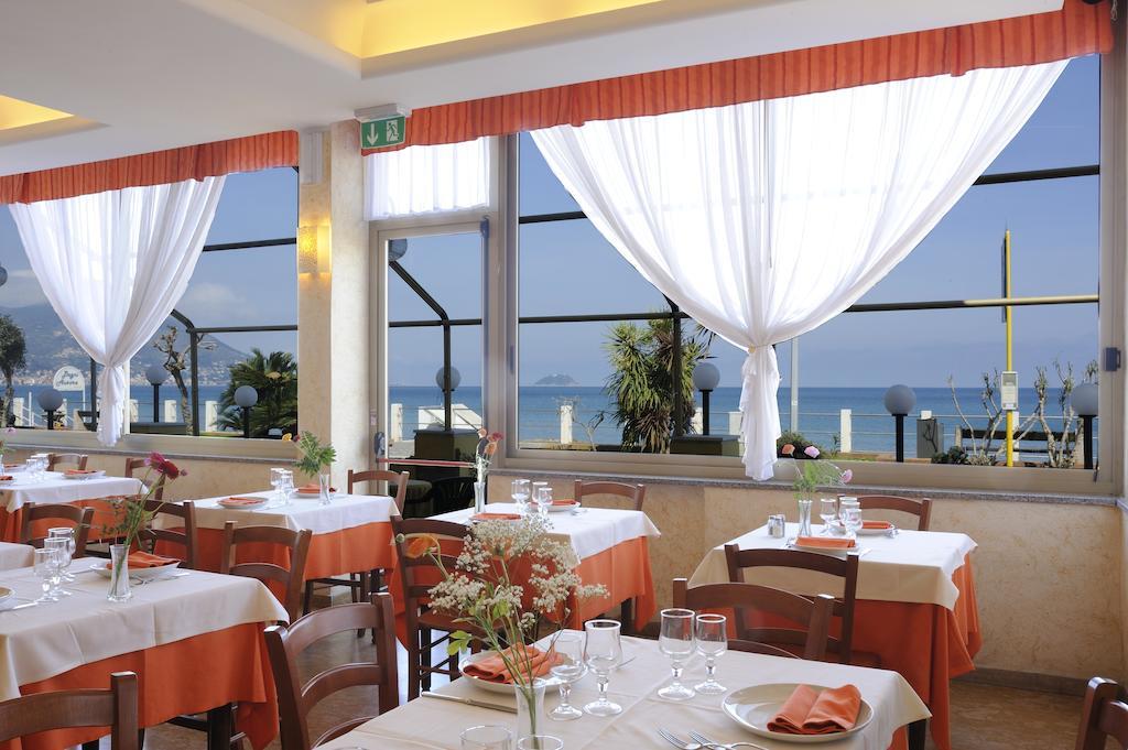 Hotel Delfino Laigueglia Zewnętrze zdjęcie