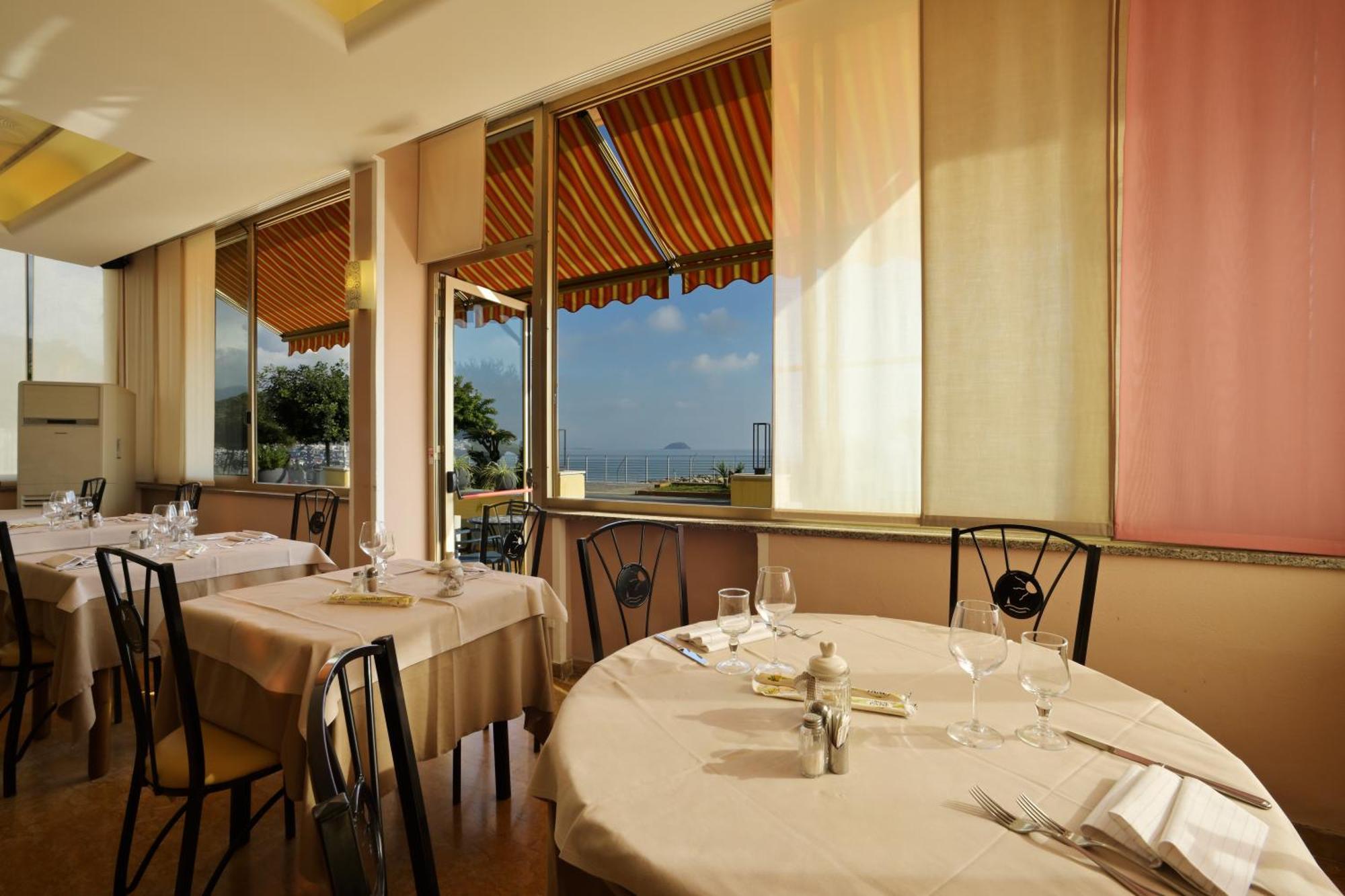Hotel Delfino Laigueglia Zewnętrze zdjęcie