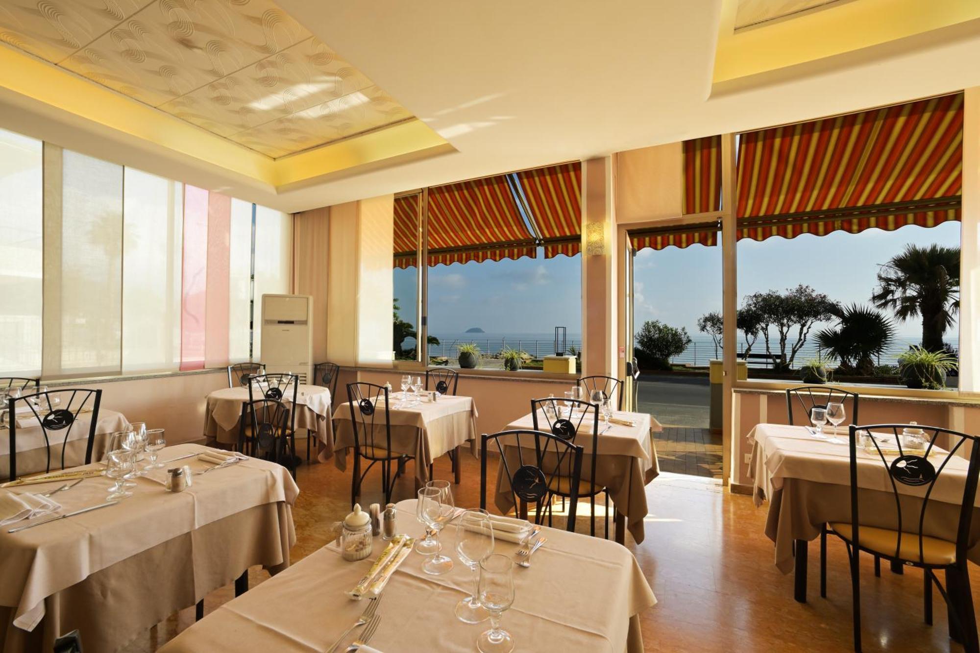 Hotel Delfino Laigueglia Zewnętrze zdjęcie