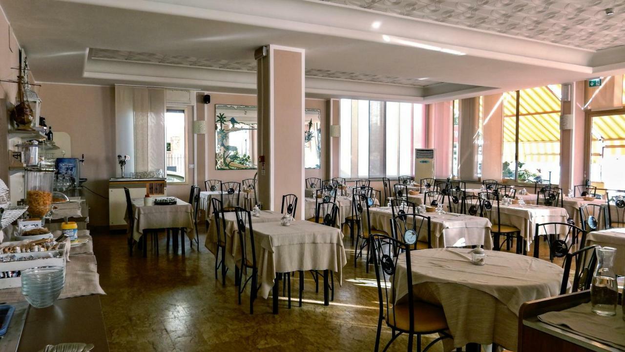 Hotel Delfino Laigueglia Zewnętrze zdjęcie